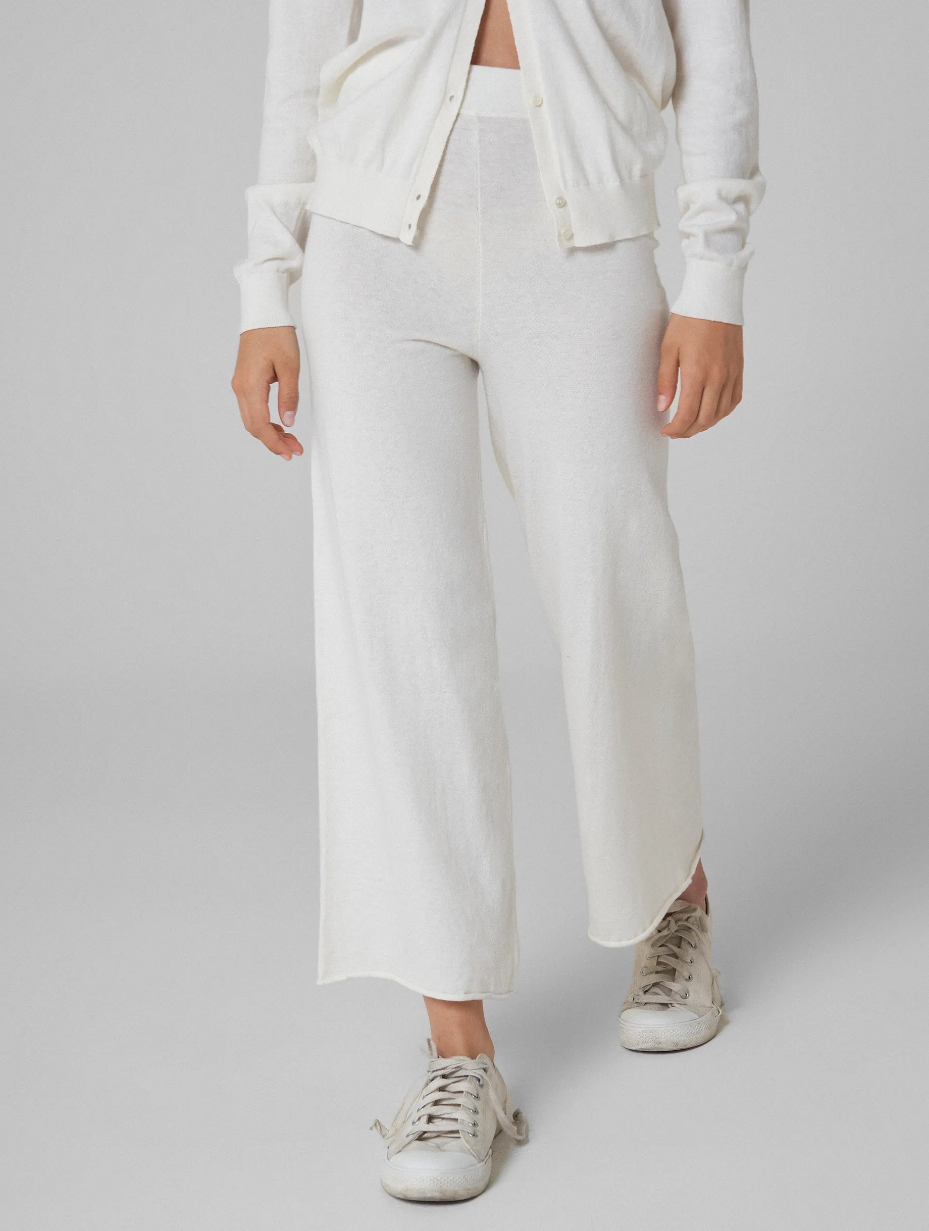 MALIKA Cropped knitted pants whiteCroptoppattern