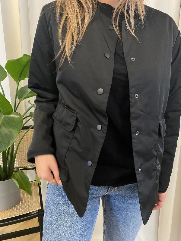 Eia Short Jacket - BlackWinter Jackets