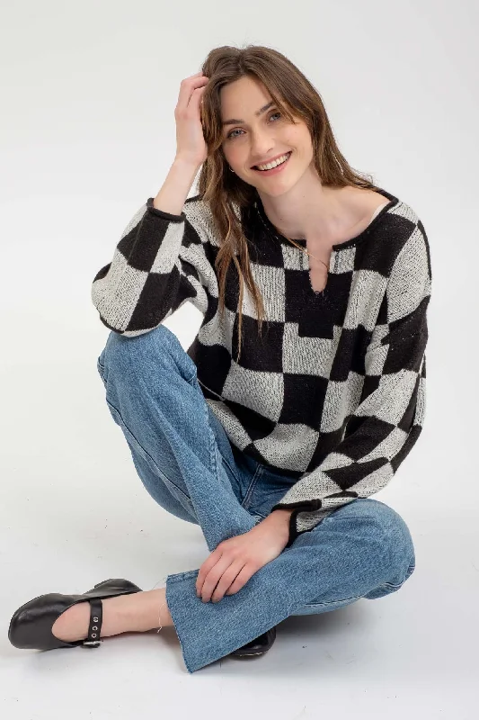 CHECKERED SPLIT NECK LONG SLEEVE KNIT SWEATER