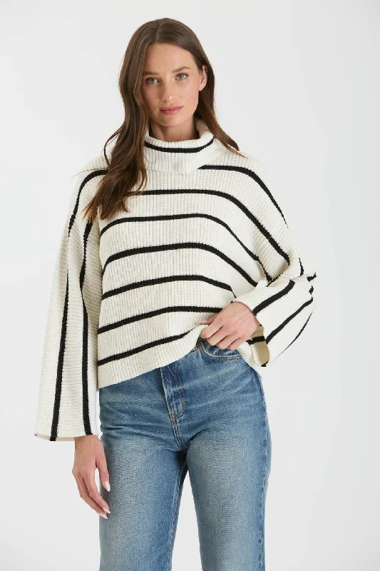 STRIPE TURTLENECK LONG WIDE SLEEVE KNIT SWEATER