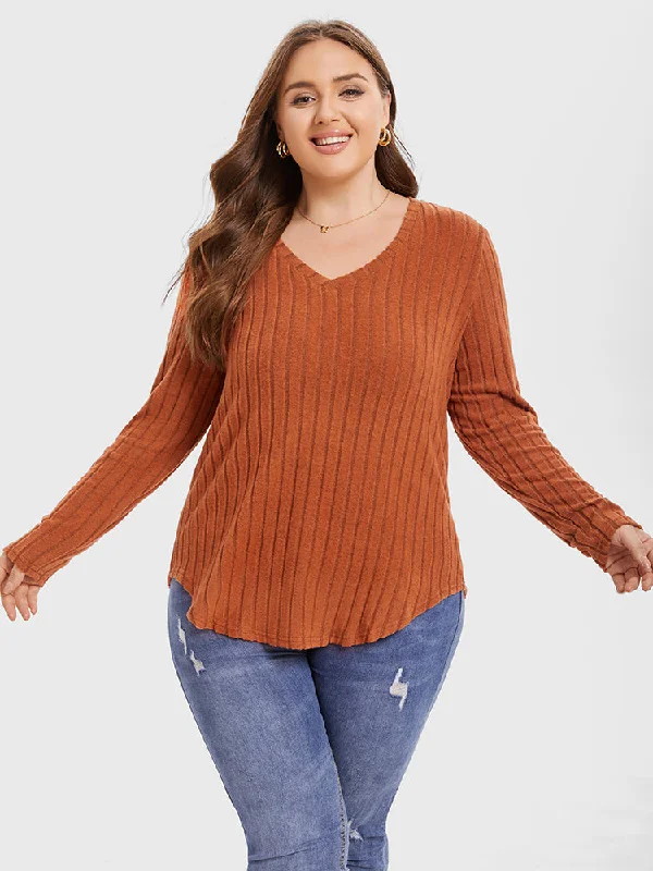 V-Neck Curved Hem Ribbed Knit Tee