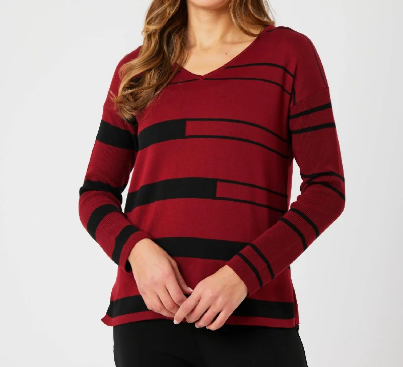 V-Neck Sweater In Wine/black